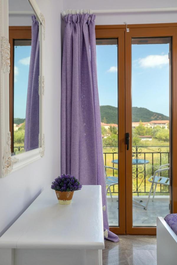 Elena Hara * Alykanas (Zakynthos)